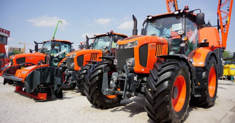 Police Impound Tractors: Auction Opportunities